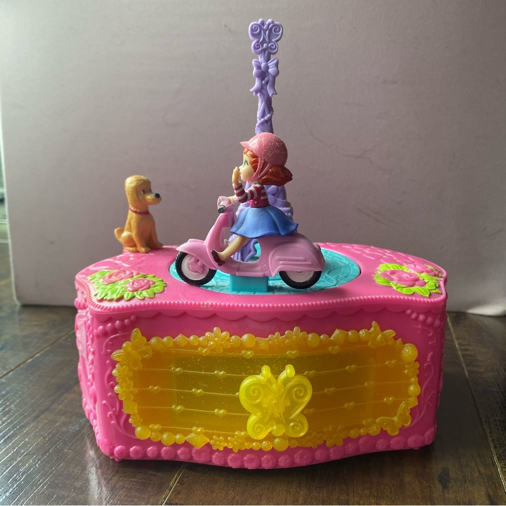 Disney Fancy Nancy Ooh La La Music Box Featuring Sounds & a Storage Drawer